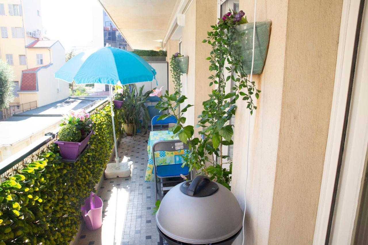 Chill Out Apartment, 2 Mins From Appartamento Nizza