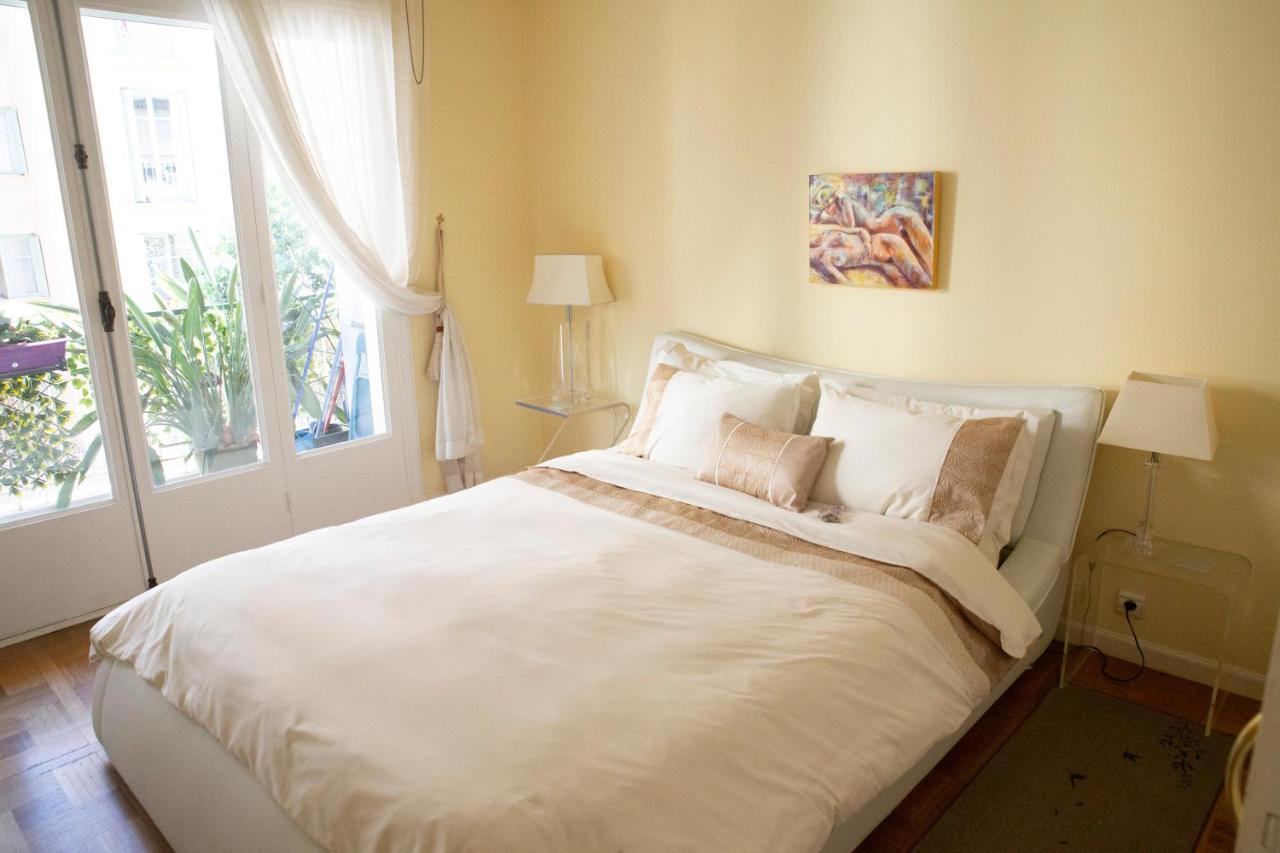 Chill Out Apartment, 2 Mins From Appartamento Nizza